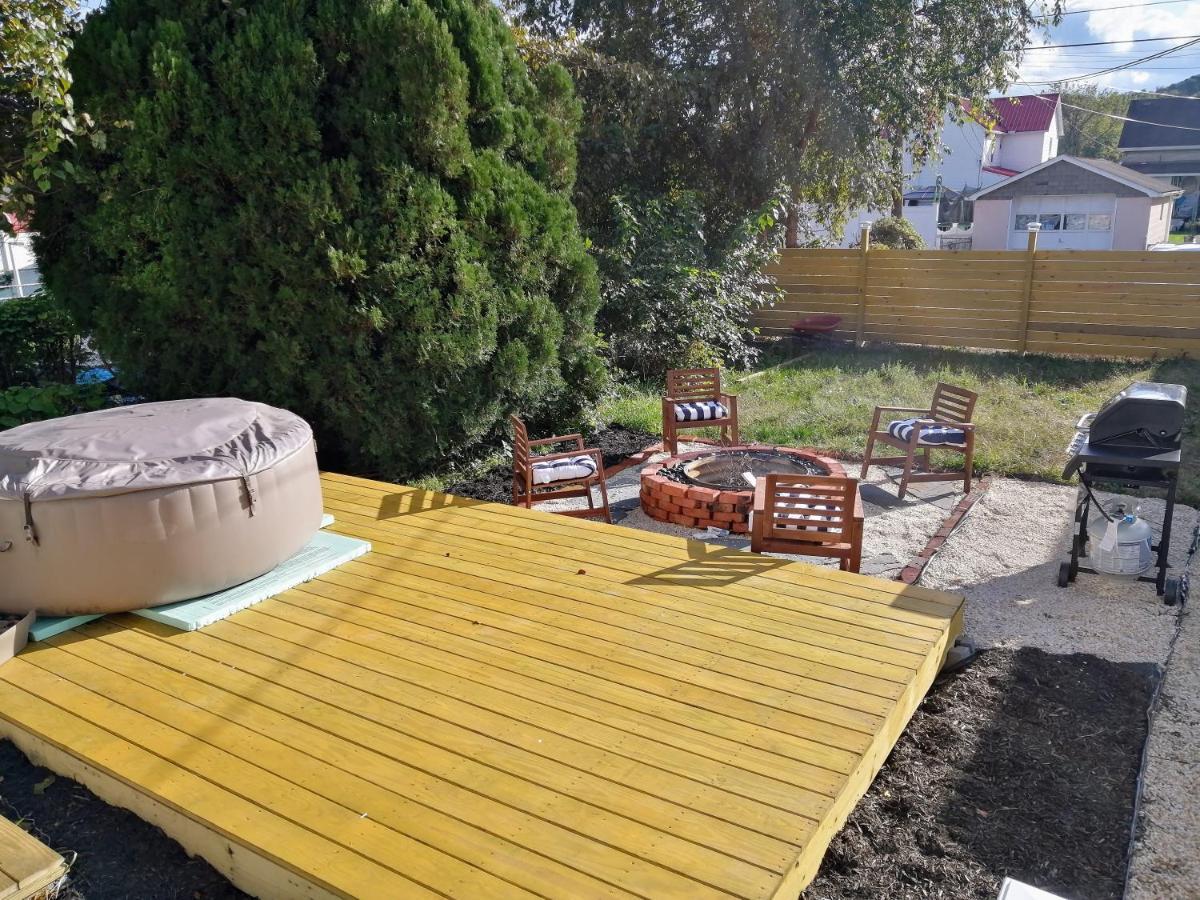 The Dacha. Cumberland Vacation Villa ภายนอก รูปภาพ